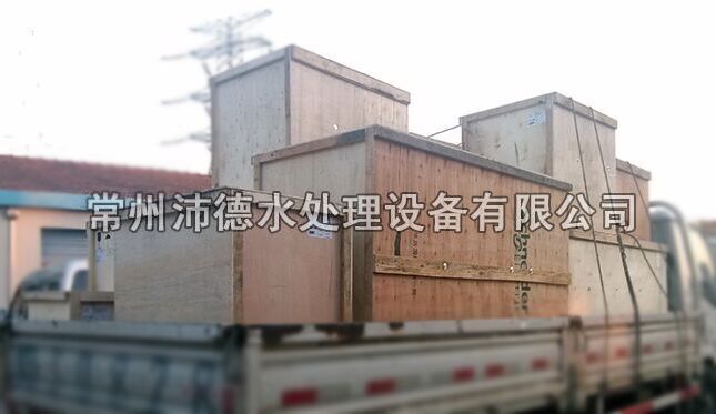 立式手搖刷式過(guò)濾器裝車照