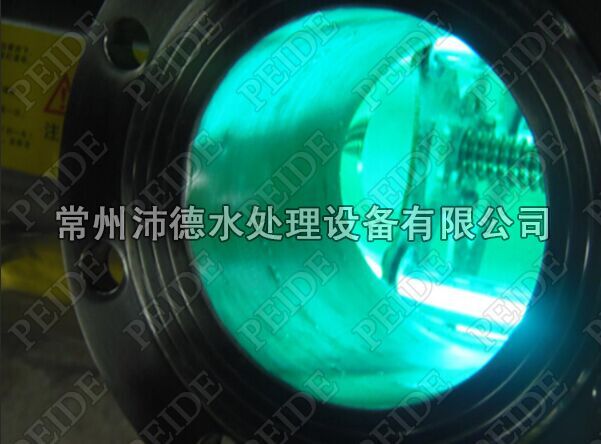 沛德水處理生產的電動清洗型紫外線殺菌器清洗過程現場拍攝
