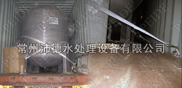 多袋式過濾器已經(jīng)裝入集裝箱并進(jìn)行加固處理