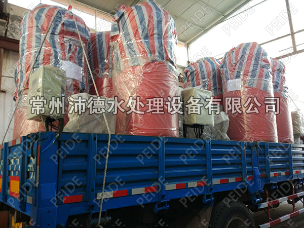 7臺自動定壓補水裝置裝車發貨現場照