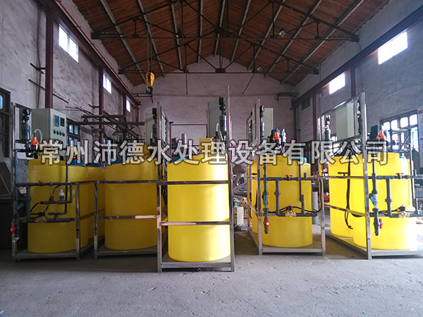 沛德水處理自動加藥設備車間實物拍攝